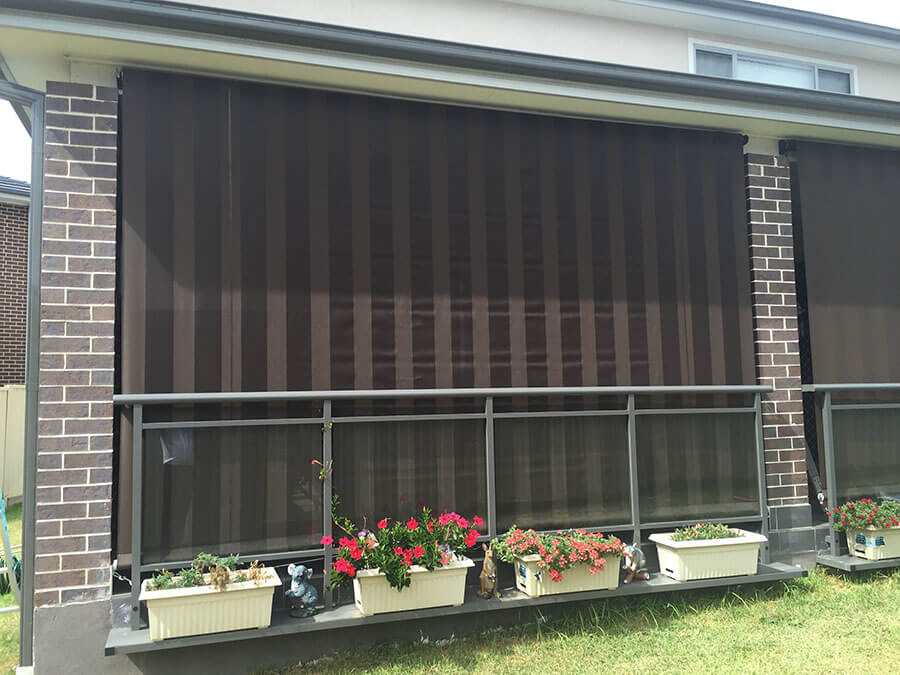 Drop outdoor blinds